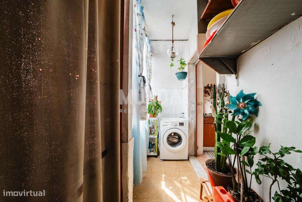 Excelente oportunidade no centro da Amadora: Apartamento T2 com locali-13