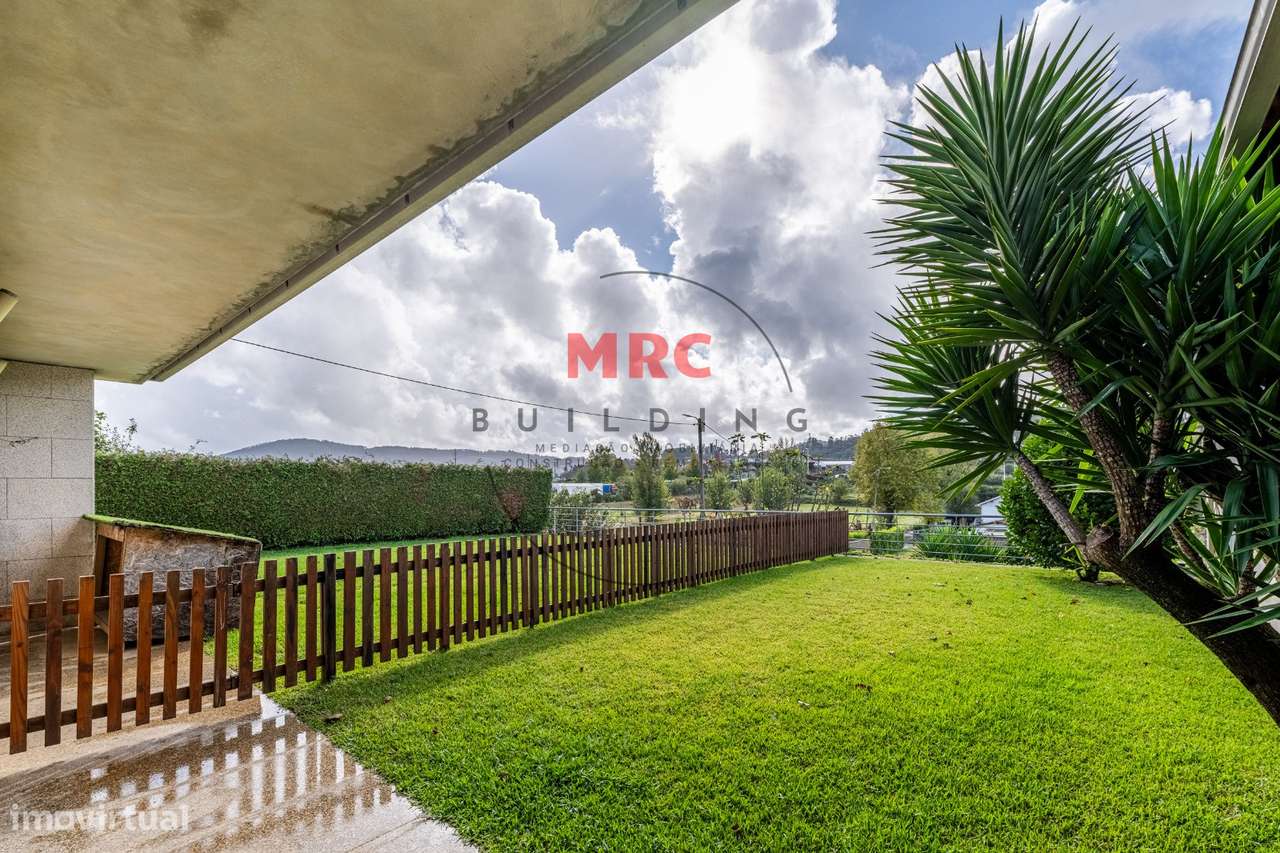 Moradia de Charme Térrea  V3 + V1-8