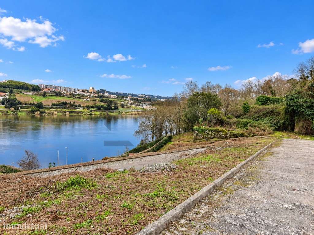 Conjunto de 8 Lotes para Construção de Moradias c/ Vista p/ o Douro...-3