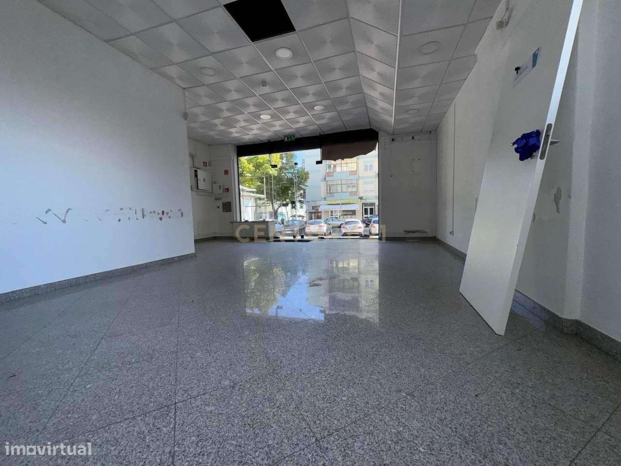 Loja em Benfica, Lisboa - 188m² com 3 casas de banho - Grande imagem: 5/21