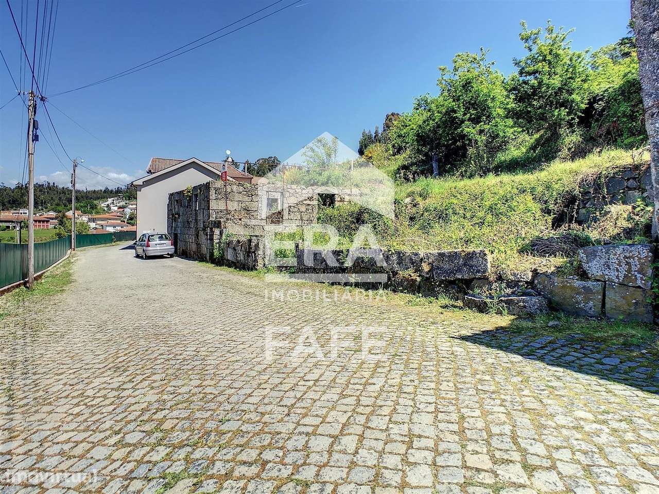 Moradia para restauro em Antime-13
