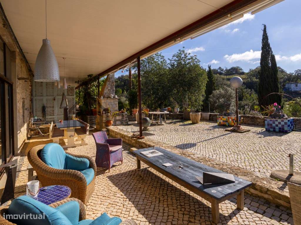 Propriedade Única em Zona Privilegiada com Vista Mar e Piscina - Loulé-6