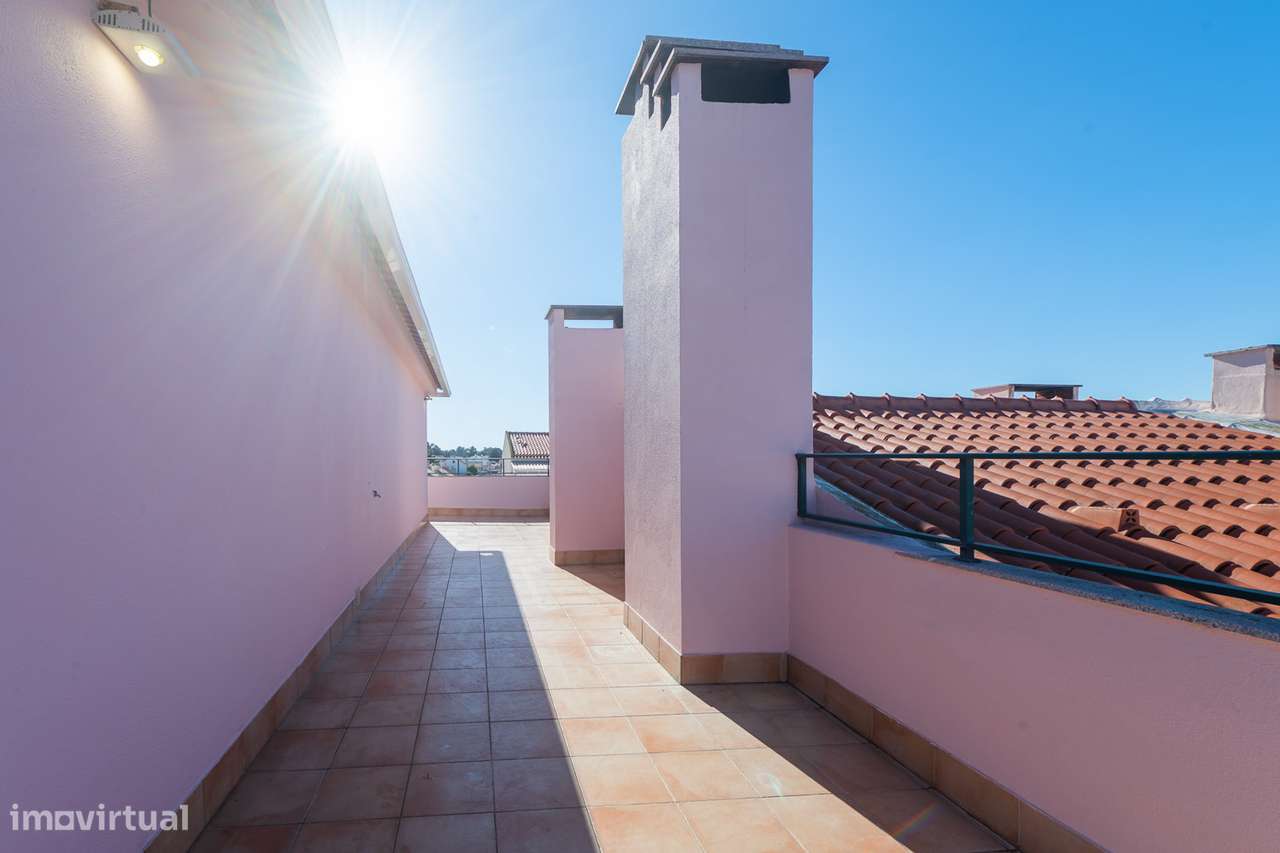 Apartamento T2 na Quinta do Conde com areas de 136m2-47