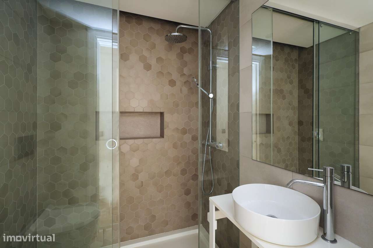 Edifício Renovado no Coração da Graça, Lisboa-19