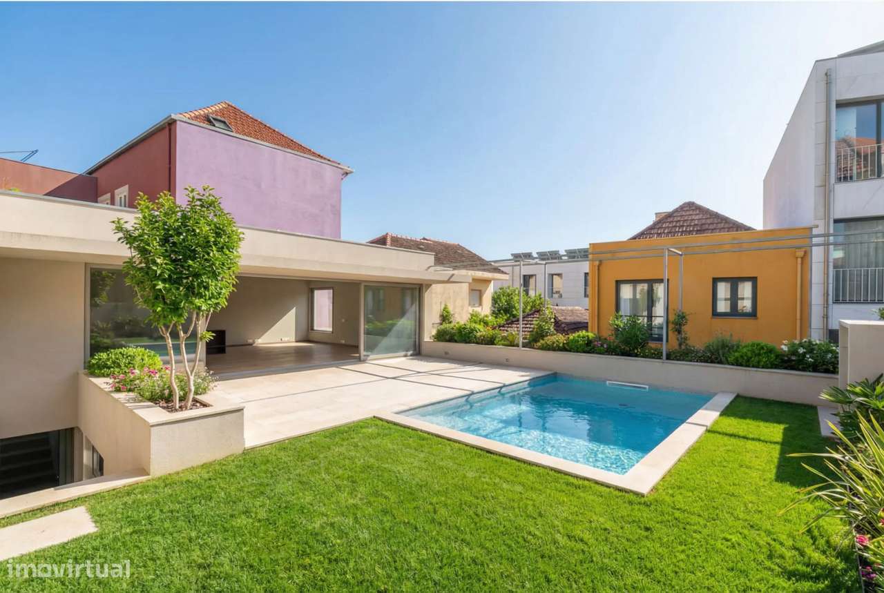 Moradia independente à venda na Foz Velha-16