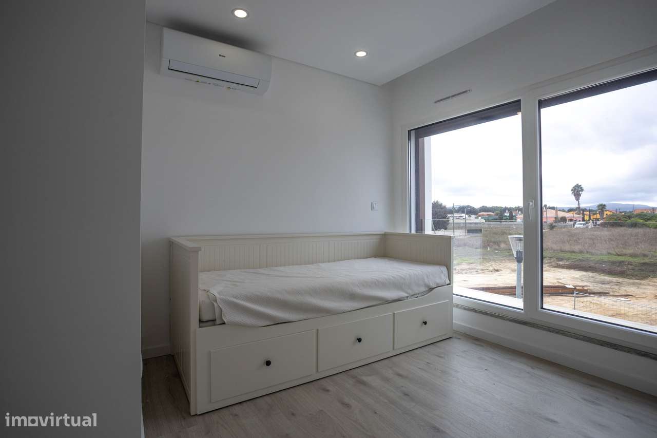 Moradia T4 Semi-Nova-22