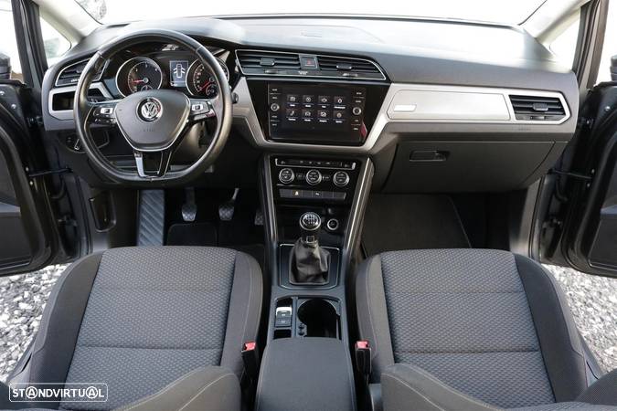 VW Touran 2.0 TDI Confortline - 32