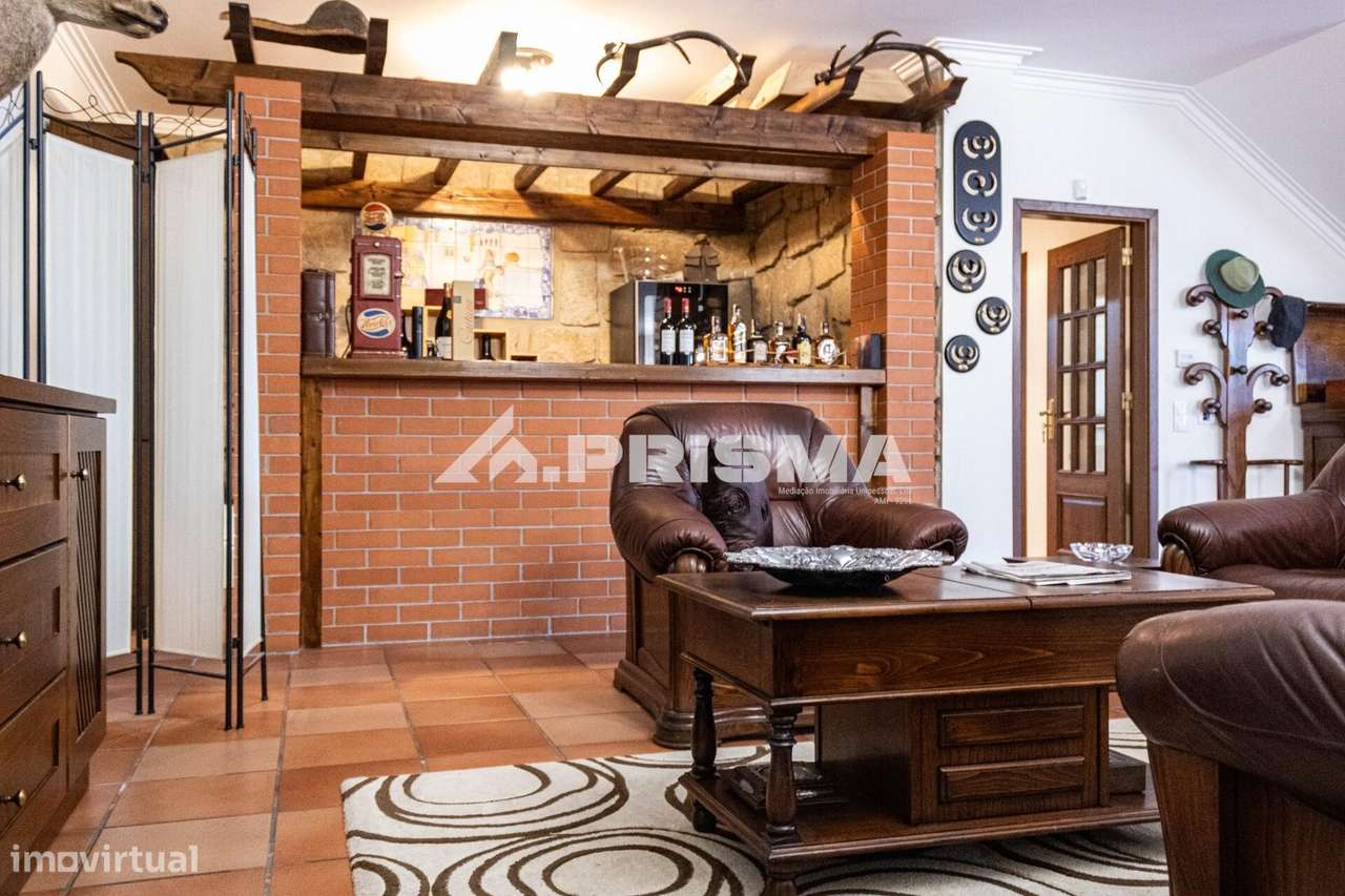 Moradia T5 para Venda em C. Branco-53