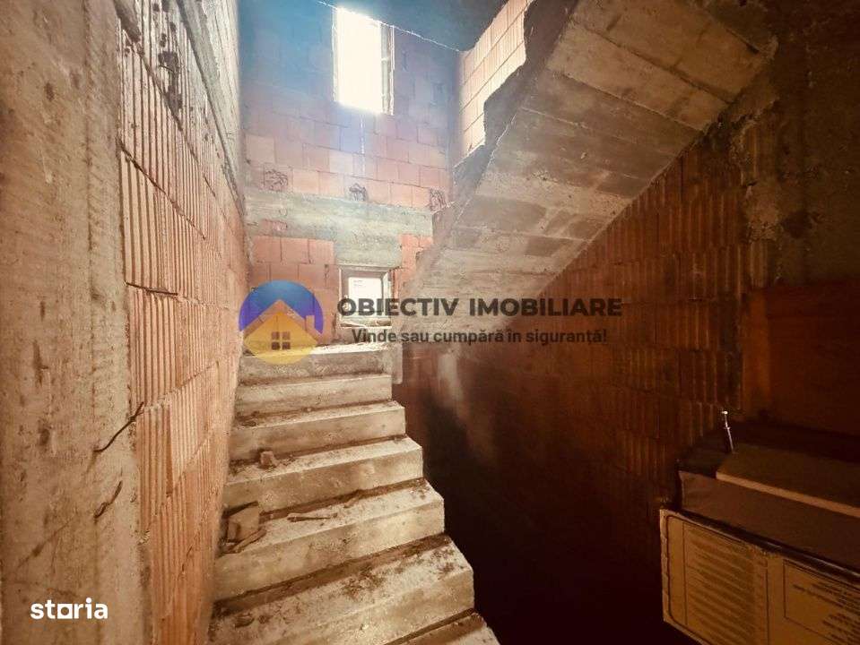 Vila la rosu  + teren 500 mp de vanzare – Zona Fermelor-13