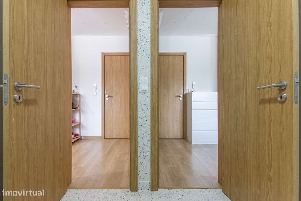 Moradia isolada com piscina aquecida num terreno de 398 m²!-31