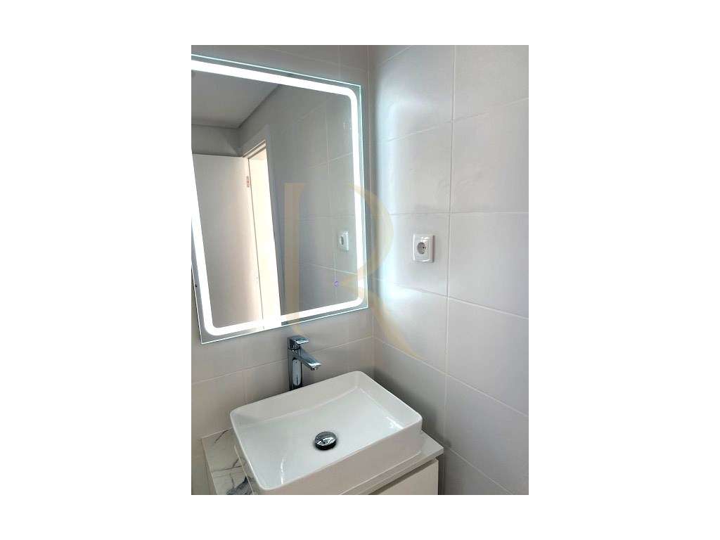 Apartamento T1 remodelado na Cruz de Pau - Seixal-4