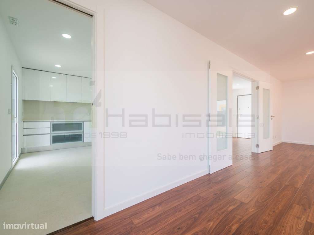 Moradia T3, situada em Areia Cascais, a curta distância da praia do...-11