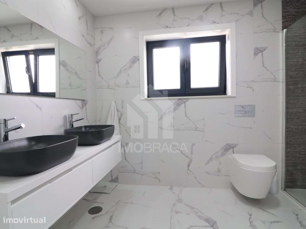 Venda Moradia Banda T3, em Esporões, Braga-30