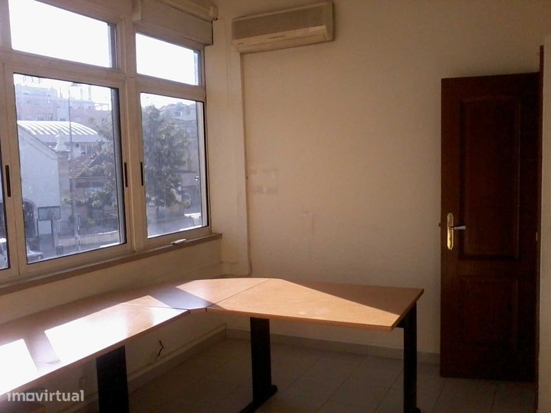 Escritório compartimentado 55 m2 -  Zona Central - Almada - Grande imagem: 1/12
