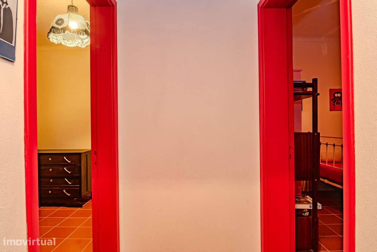 CASA COM QUINTAL | PARA VENDA | FALCOEIRAS-10