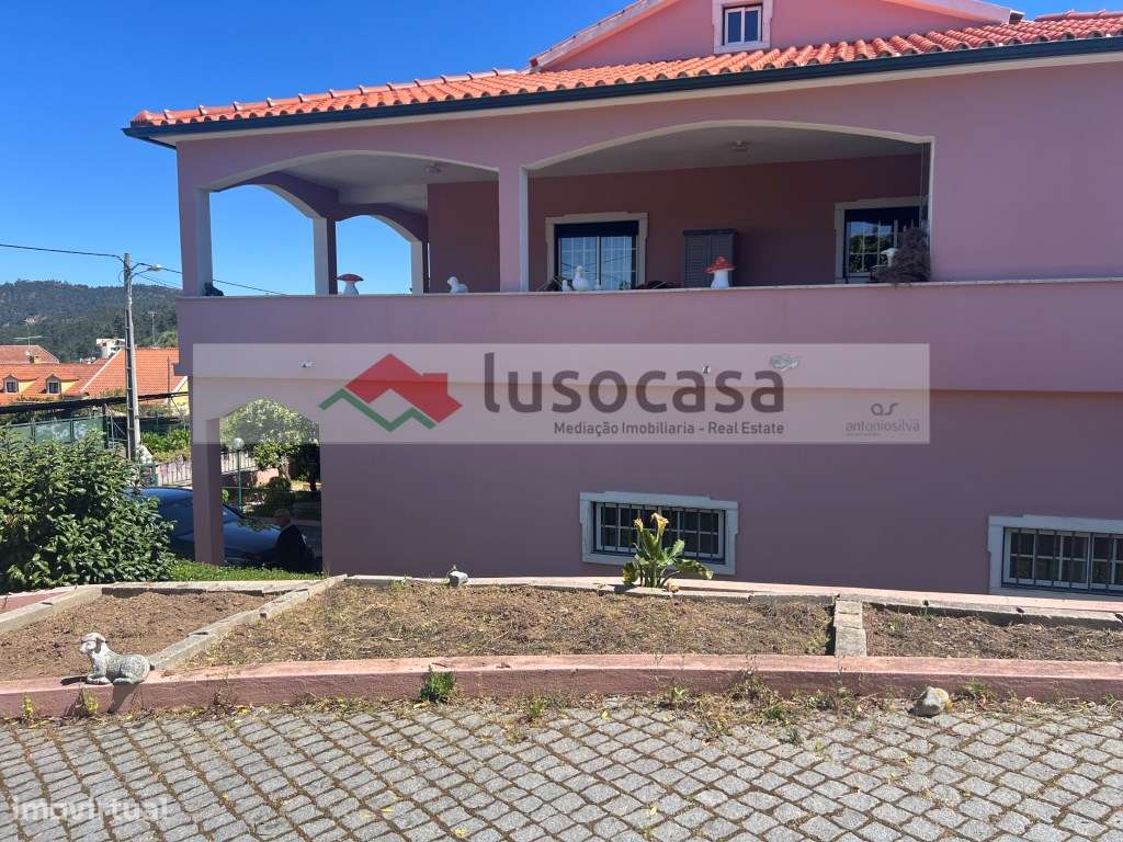 Excelente moradia inserida no terreno de 3500 mt2 em Chão de Lopes ... - Grande imagem: 4/54