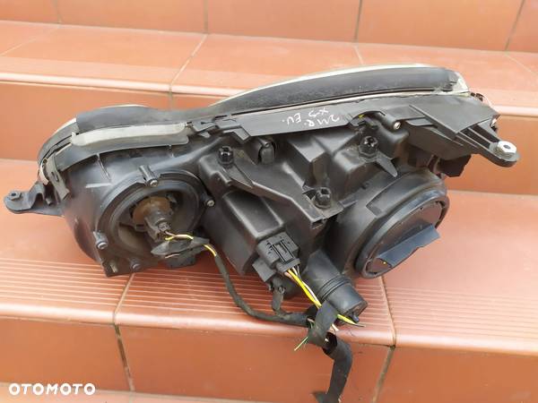 MERCEDES W211 LAMPA PRAWA PRZÓD PRZEDNIA BI XENON SKRĘTNY EU - 7