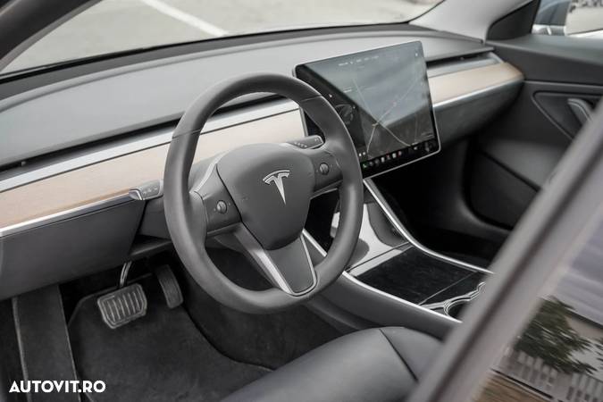 Tesla Model 3 Langstreckenbatterie Allradantrieb Dual Motor - 10