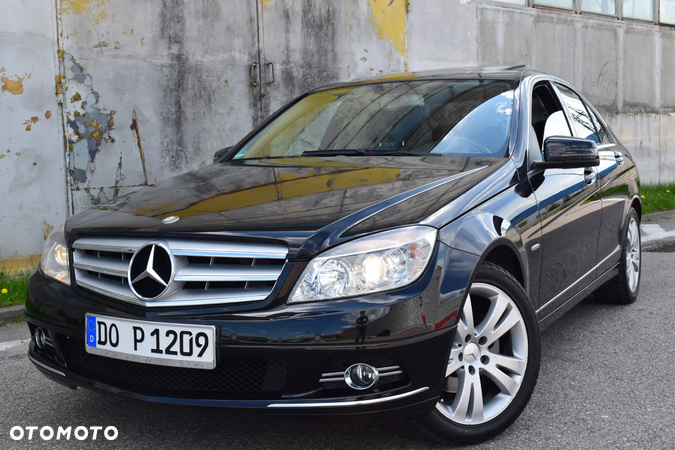 Mercedes-Benz Klasa C 180 CGI Automatik BlueEFFICIENCY Elegance - 2