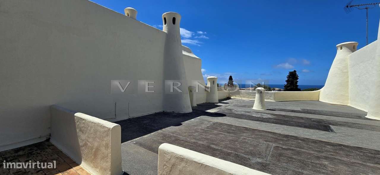 Algarve, Apartamento T2 semi-renovado com vista mar e estacionamento c-25