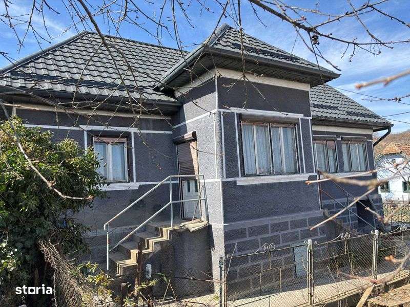 PF vand casa in loc. Moldovenesti, teren 1053mp