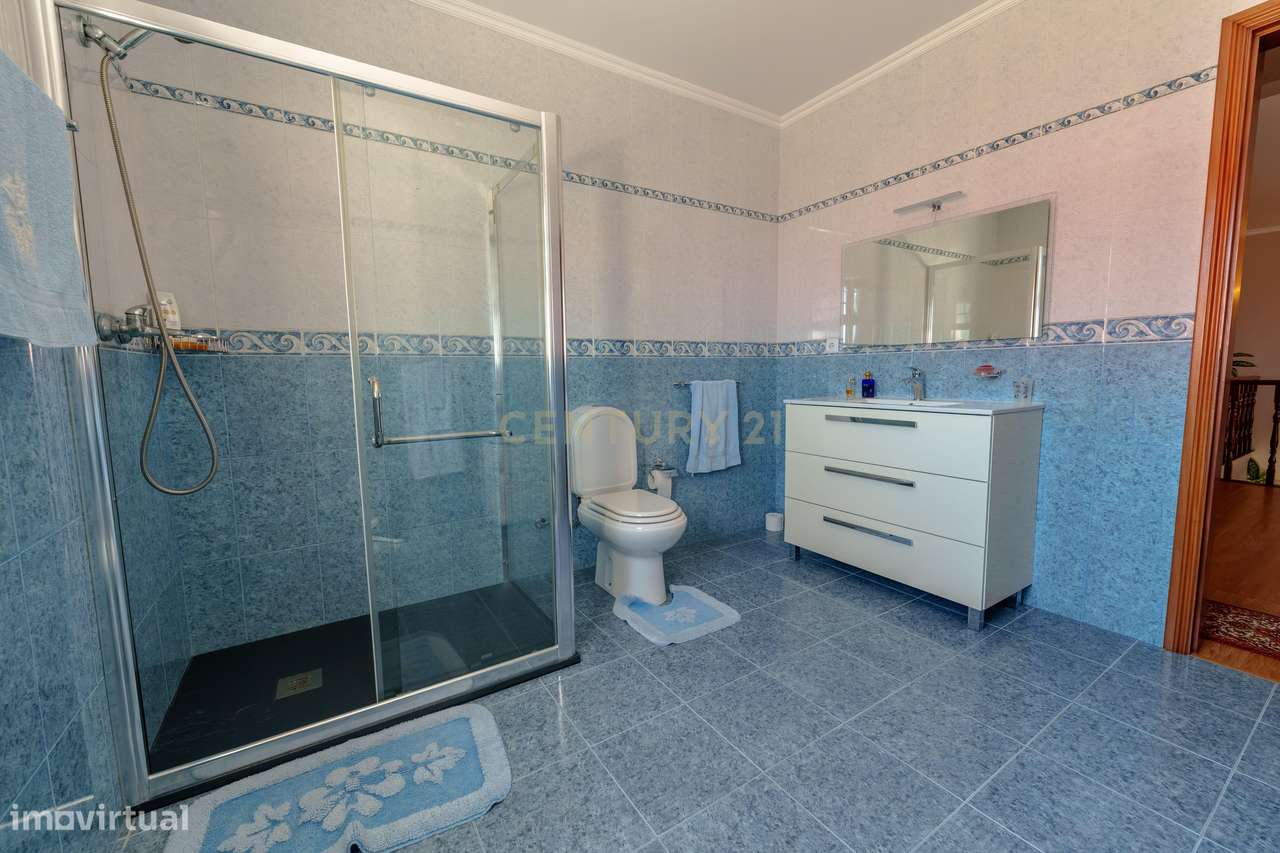 Moradia T4 com 2.971 m² de Terreno e Vista Panorâmica-27
