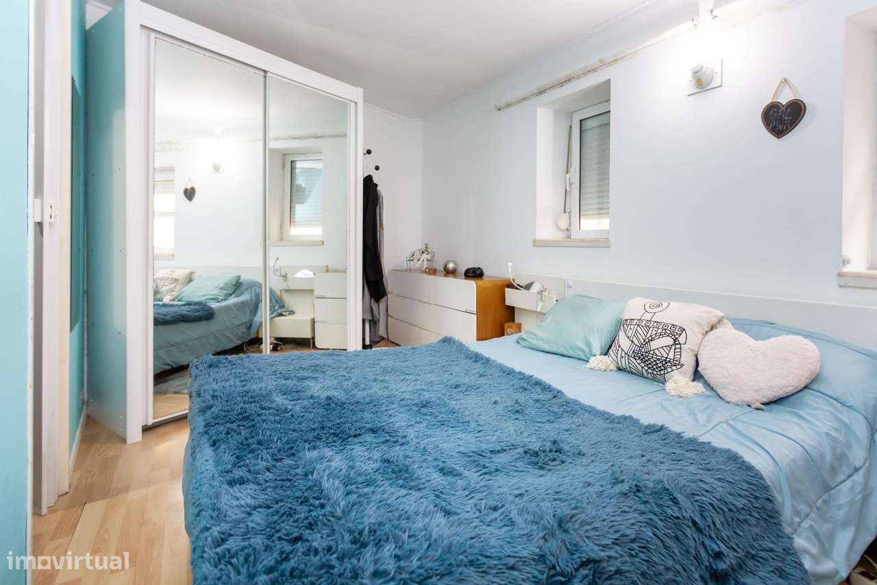 Moradia independente na Rua da Escola Nova-30