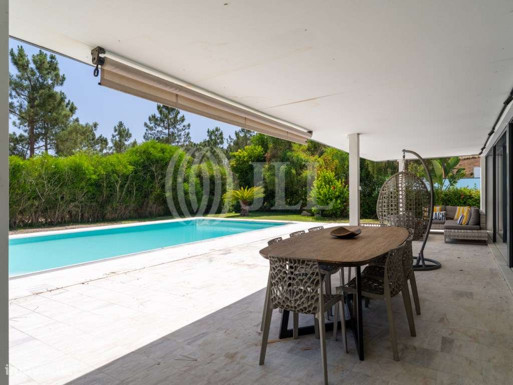 Moradia T5 com piscina, na Herdade da Aroeira, Almada-10