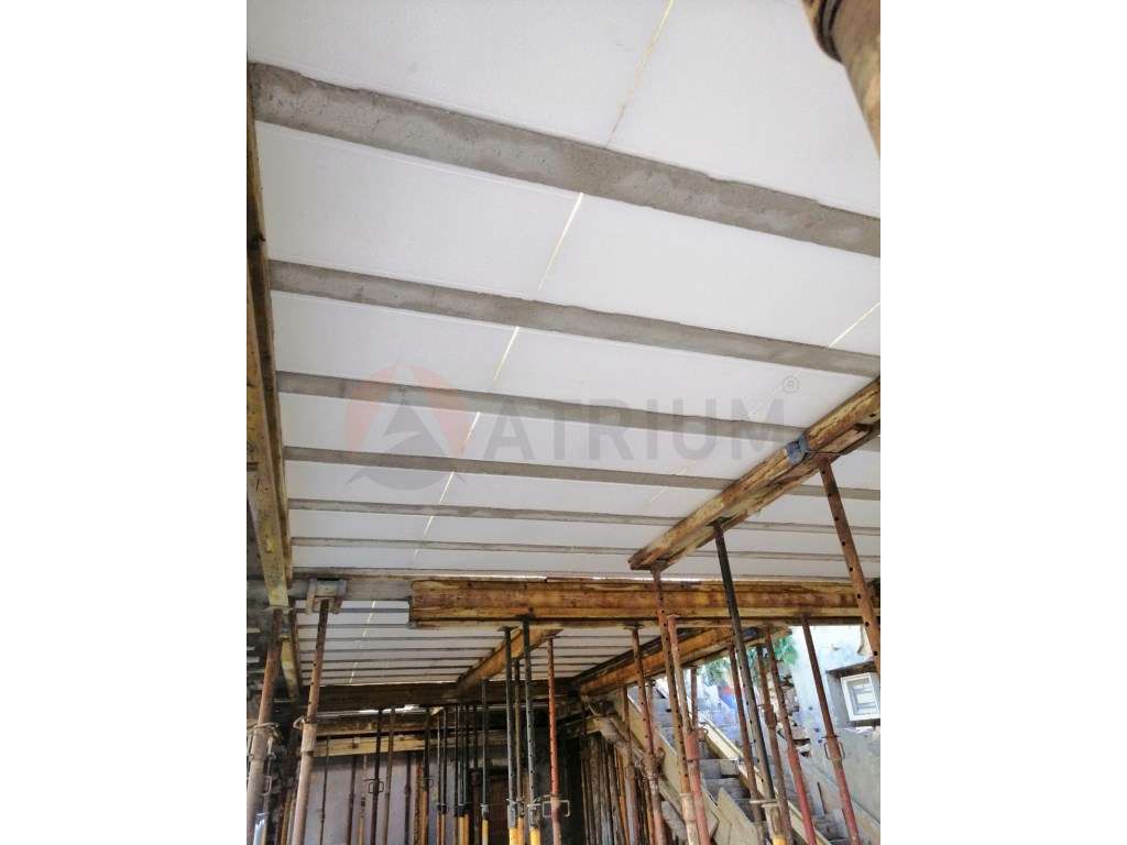 Moradia T2 Duplex com terreno, Belas-10