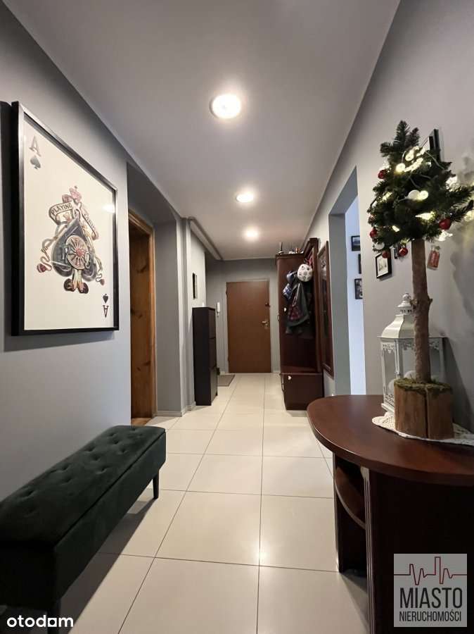 I piętro - 4 pokoje  -2 balkony-11