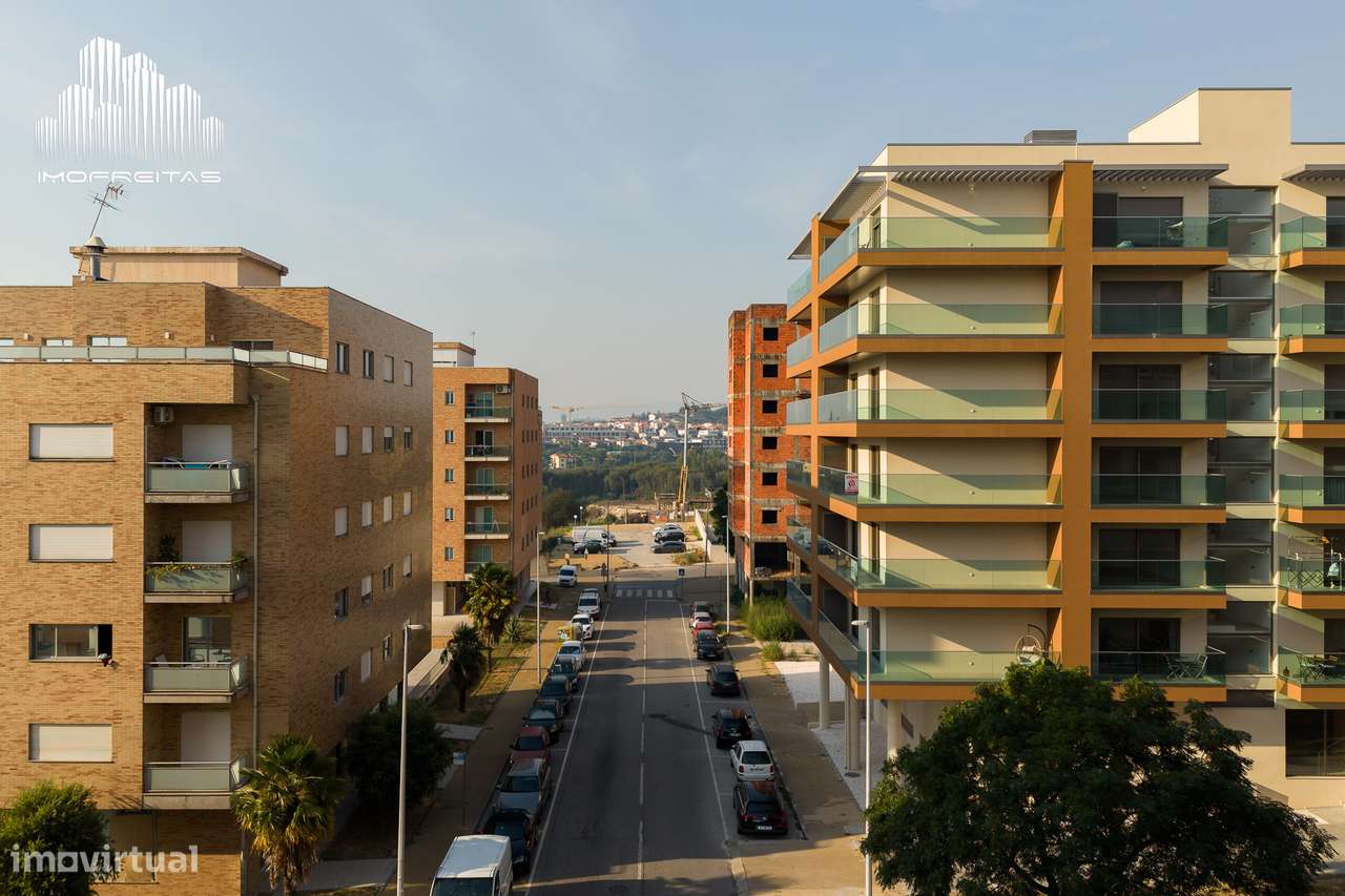 Apartamento T2 Novo com Garagem Fechada para 2 Carros-14