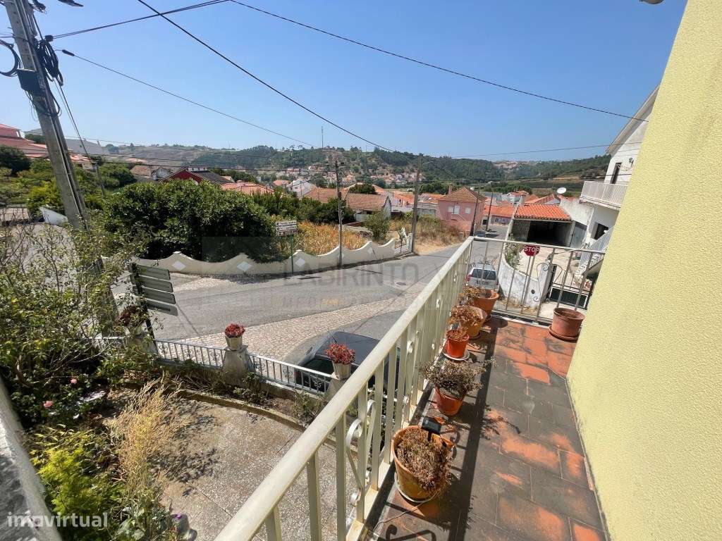 Vende-se Moradia V2+1 no Vimeiro - Lourinhã.-17