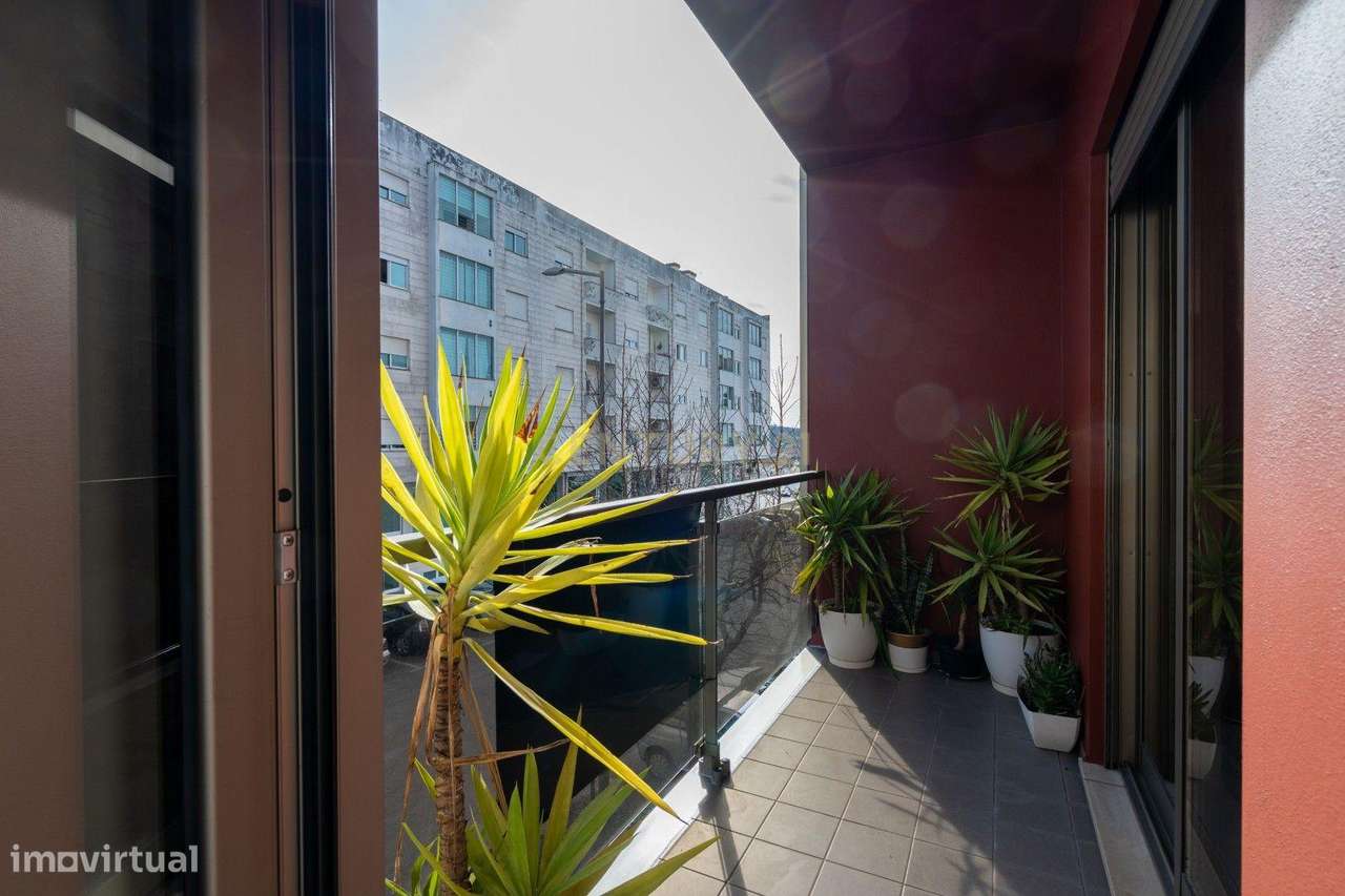 Excelente Apartamento T2 com elevador e garagem-28