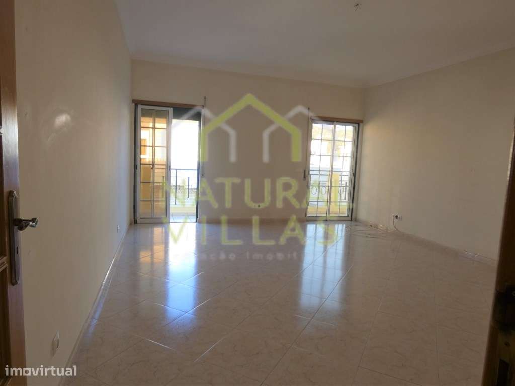 Apartamento T2 com Terraço e Vista Mar em Estoi - Grande imagem: 2/13