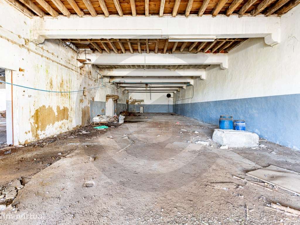 Conjunto de Armazéns Comerciais em Alcanena e 3 pequenas moradias - Grande imagem: 4/9