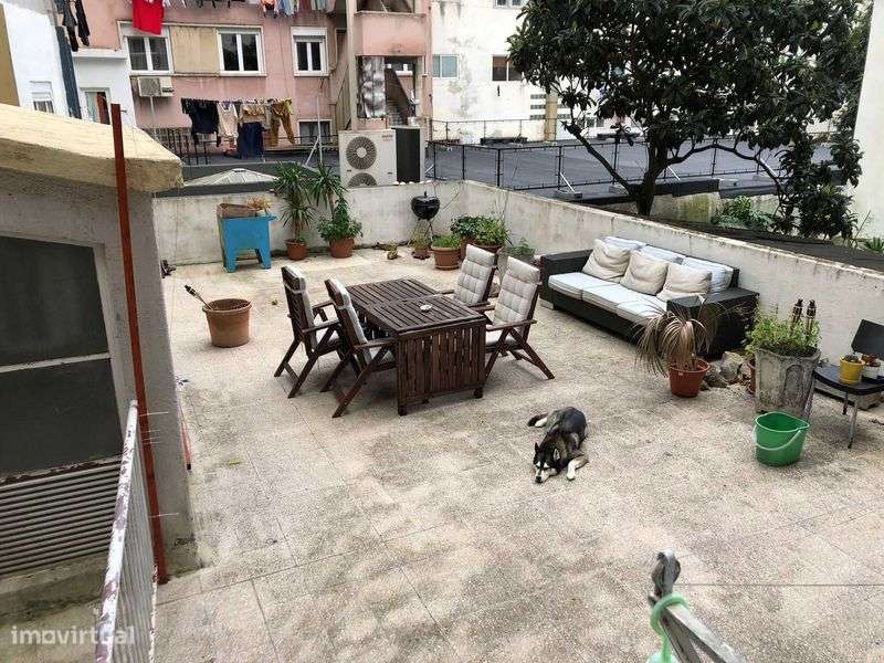 Estúdio com terraço em Campo de Ourique - Grande imagem: 4/11