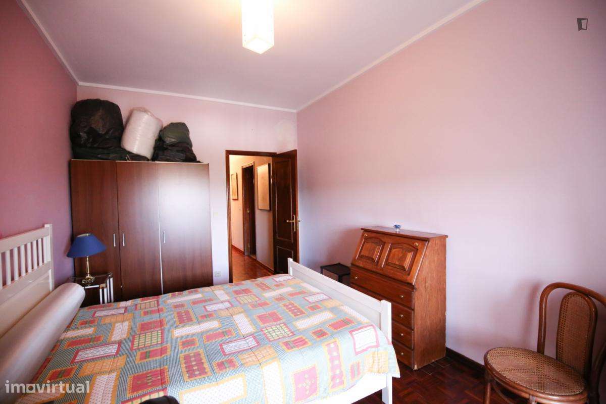 Quarto - localizado em Almada Lisbon - Grande imagem: 3/24