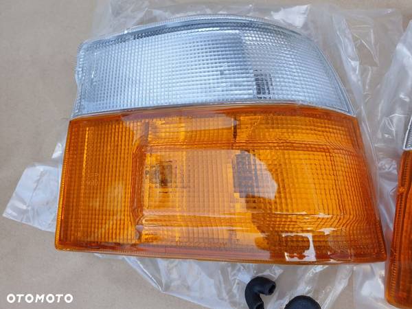 LAMPA MIGACZ PRZÓD R/L TOYOTA HI-ACE HIACE 89-92 r - 2