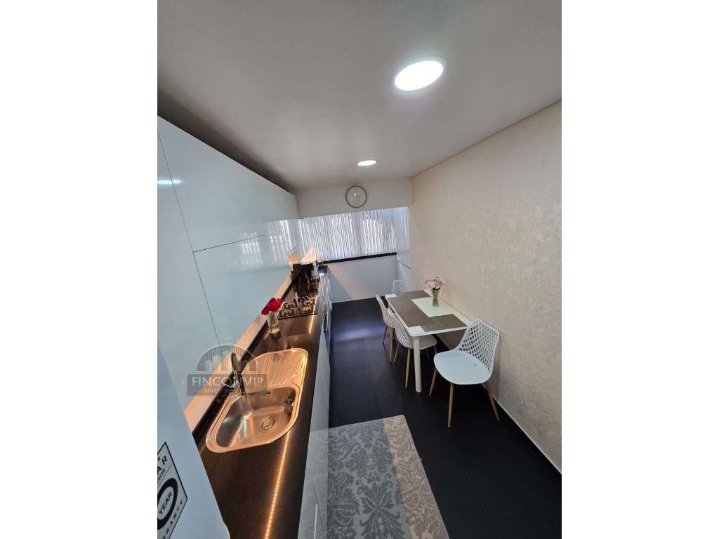 Apartamento T2 em Cascais
* Zona Fontainhas-26