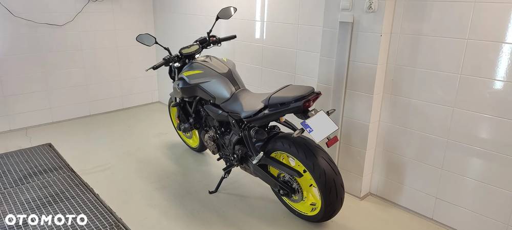 Yamaha MT - 6