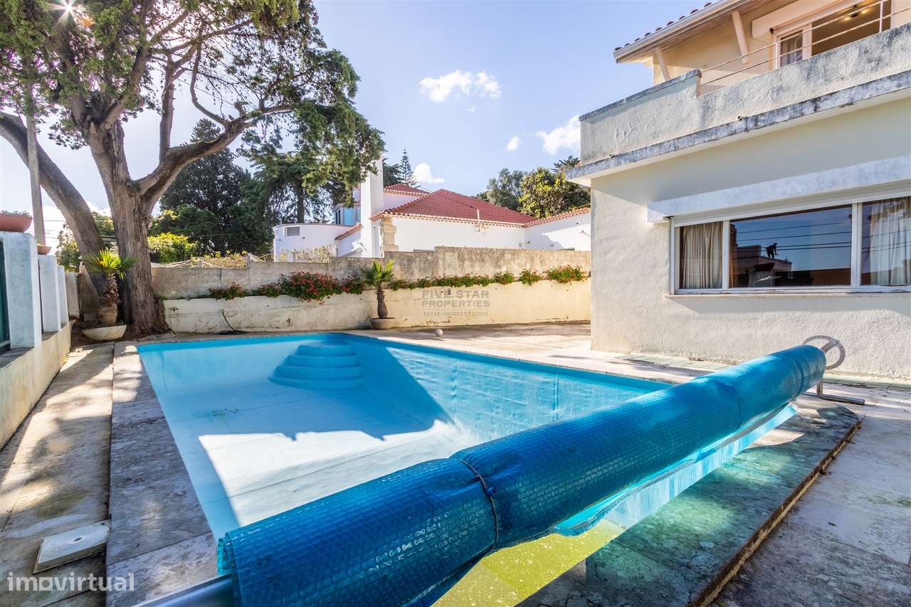 Moradia Estoril Cascais Vista Mar para renovar T6-55