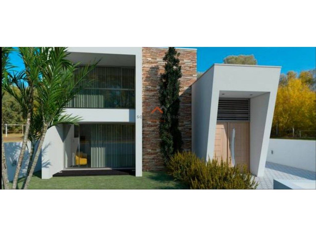 Excelente Moradia T3 Isolada com Arquitetura Moderna em V...