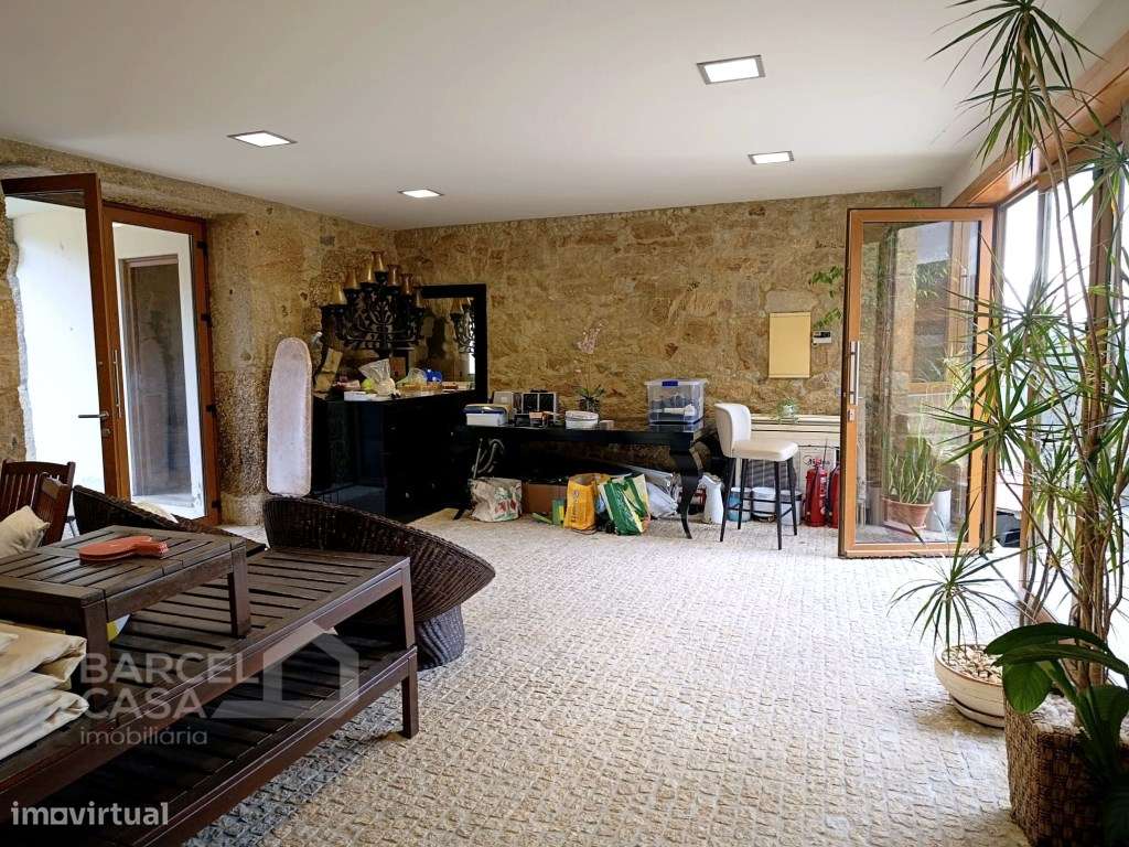 Moradia T4 em pedra, com piscina em Airó - Barcelos-33