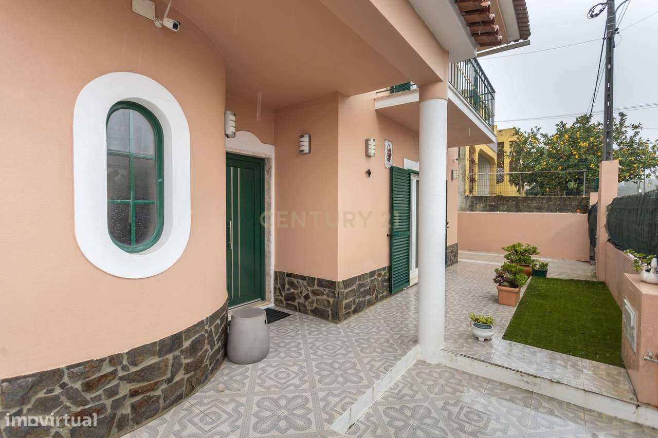 Espetacular Moradia com Vista Campestre em Localização Privilegiada - Grande imagem: 4/46