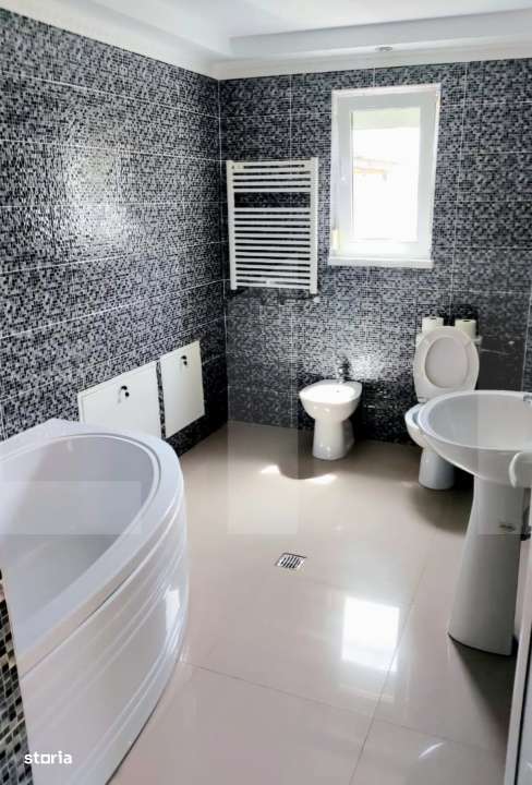 Casa spatioasa cu curte generoasa, in zona linistita - Imagine principală: 3/4