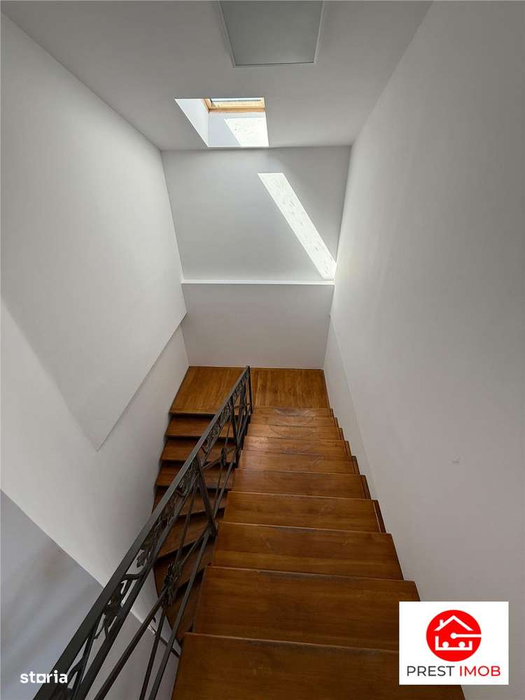 De inchiriat spatiu birouri, 10 birouri , 4 bai, garaj, 4 bai si teren - Imagine principală: 5/20