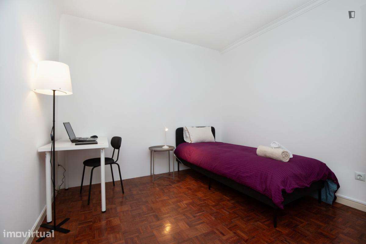 Quarto - localizado em Sete Rios Lisbon - Grande imagem: 2/10