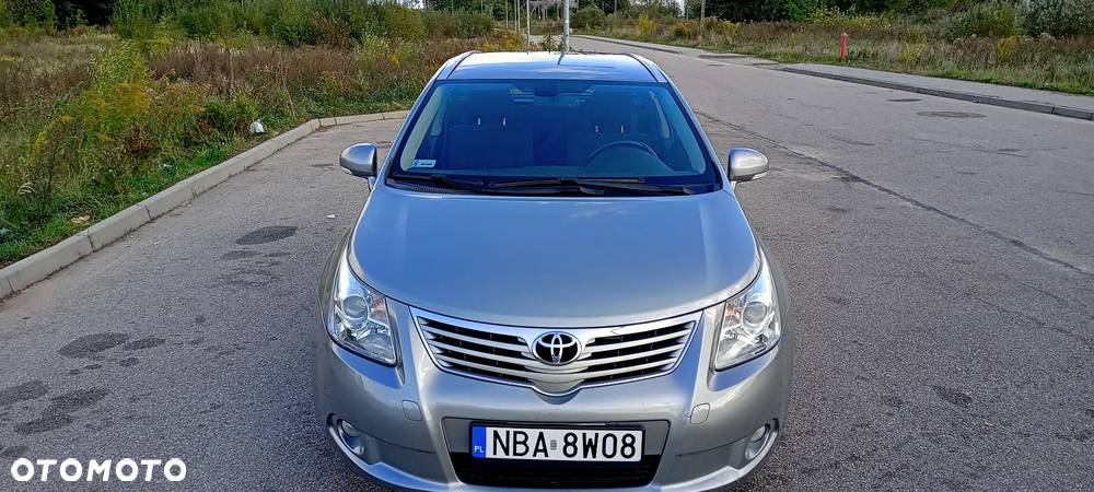 Toyota Avensis 2.0 D-4D Luna - 2