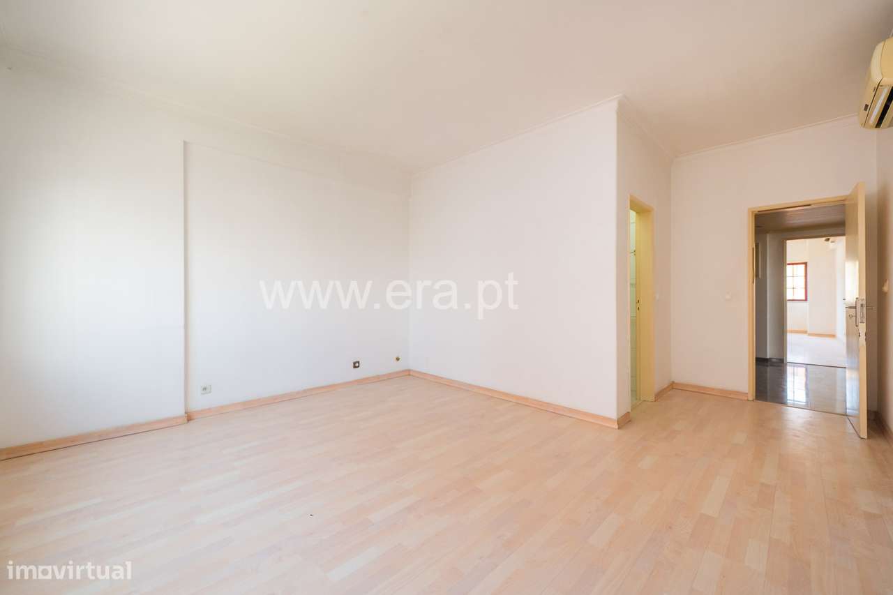 Apartamento T3 no Casal do Chapim-14