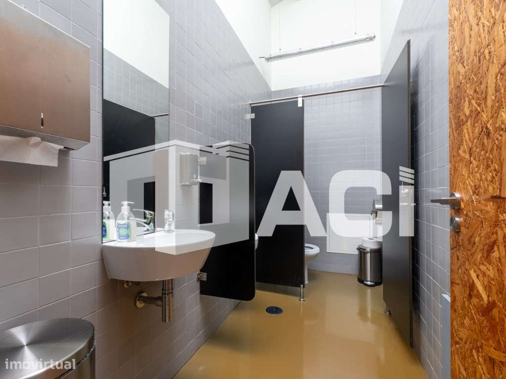 Armazém e Espaço Industrial de Excelência - 3 Pisos | Terreno de 5....-30